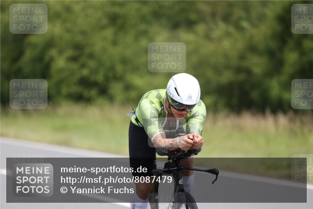 22.06.2025 - Viking Triathlon Yannick Fuchs http://msf.ph/oto/8087479 22.06.2025 13:04:01 Radfahren 220, 292, 324, 655 meine-sportfotos.de