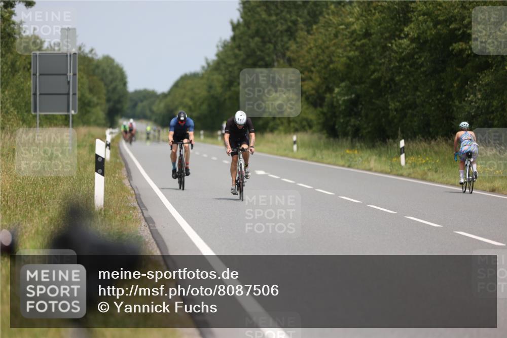 22.06.2025 - Viking Triathlon Yannick Fuchs http://msf.ph/oto/8087506 22.06.2025 13:04:27 Radfahren 159, 267, 331, 344 meine-sportfotos.de