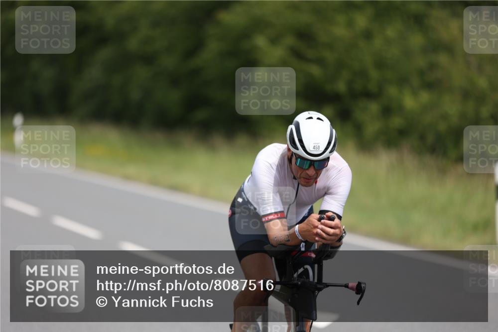 22.06.2025 - Viking Triathlon Yannick Fuchs http://msf.ph/oto/8087516 22.06.2025 13:04:49 Radfahren 450, 473, 623 meine-sportfotos.de