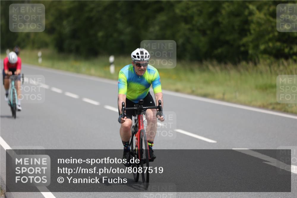 22.06.2025 - Viking Triathlon Yannick Fuchs http://msf.ph/oto/8087519 22.06.2025 13:04:53 Radfahren 450, 473, 623 meine-sportfotos.de
