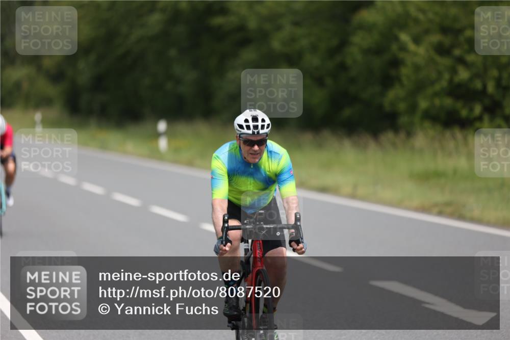 22.06.2025 - Viking Triathlon Yannick Fuchs http://msf.ph/oto/8087520 22.06.2025 13:04:53 Radfahren 450, 473, 623 meine-sportfotos.de