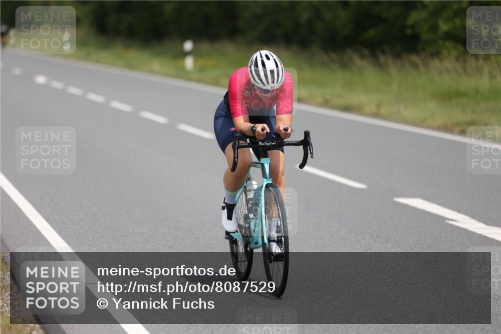 22.06.2025 - Viking Triathlon Yannick Fuchs http://msf.ph/oto/8087529 22.06.2025 13:04:55 Radfahren 22, 450, 473, 523, 623, 653 meine-sportfotos.de