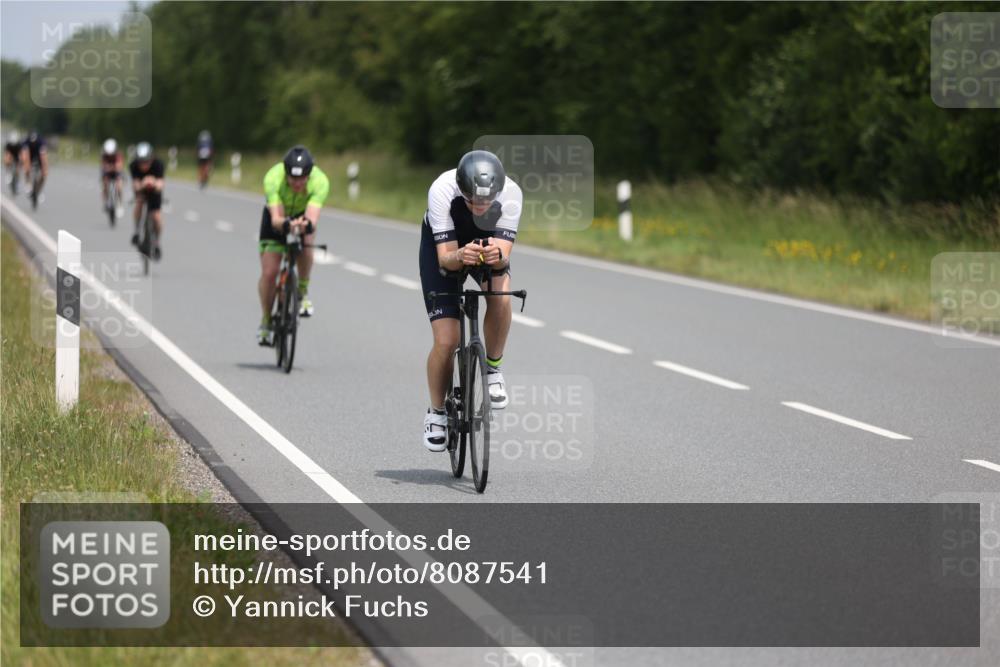 22.06.2025 - Viking Triathlon Yannick Fuchs http://msf.ph/oto/8087541 22.06.2025 13:07:07 Radfahren 66, 441, 479, 519 meine-sportfotos.de