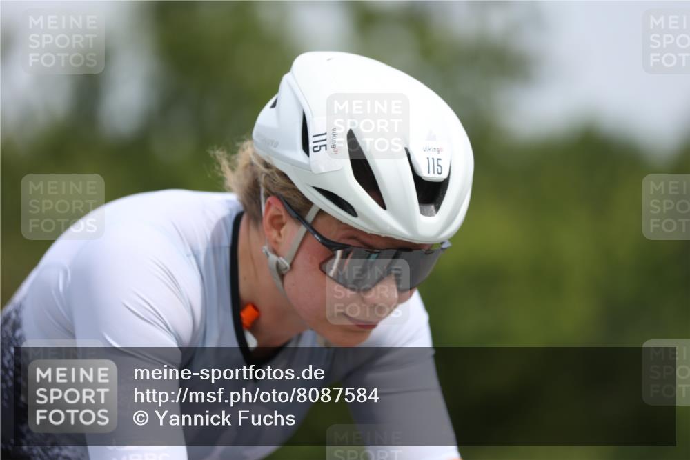 22.06.2025 - Viking Triathlon Yannick Fuchs http://msf.ph/oto/8087584 22.06.2025 13:08:21 Radfahren 115, 494 meine-sportfotos.de