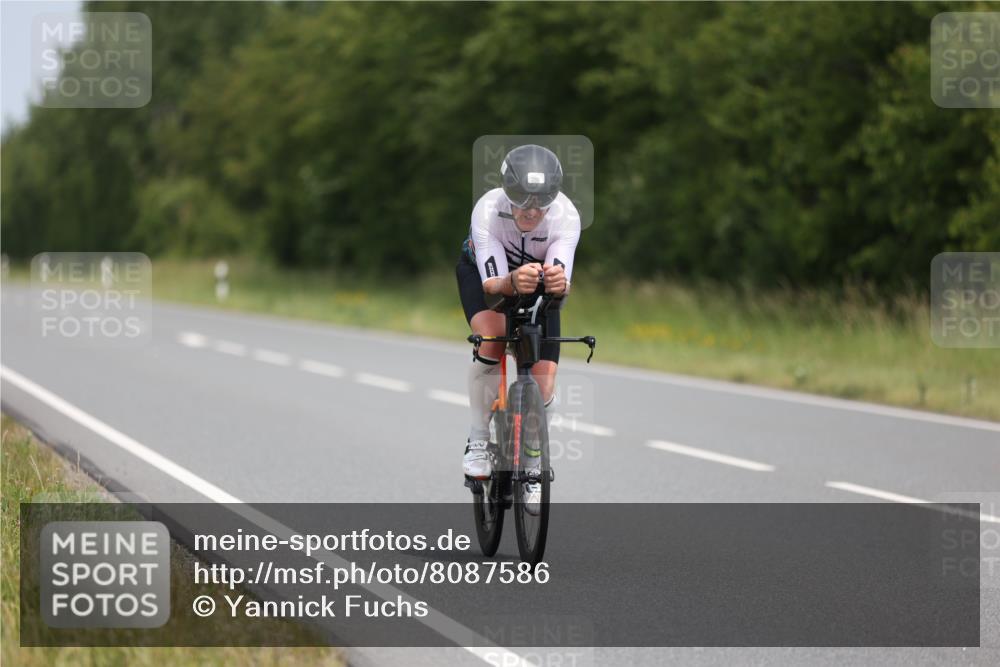 22.06.2025 - Viking Triathlon Yannick Fuchs http://msf.ph/oto/8087586 22.06.2025 13:08:40 Radfahren 290, 357 meine-sportfotos.de