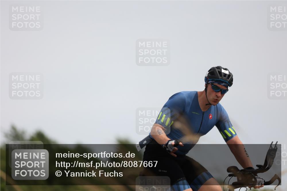 22.06.2025 - Viking Triathlon Yannick Fuchs http://msf.ph/oto/8087667 22.06.2025 13:10:05 Radfahren 25, 128, 181, 614 meine-sportfotos.de
