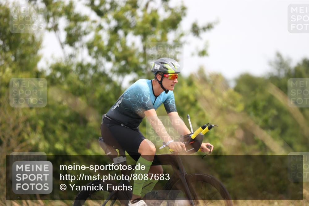 22.06.2025 - Viking Triathlon Yannick Fuchs http://msf.ph/oto/8087683 22.06.2025 13:10:08 Radfahren 25, 128, 181, 614 meine-sportfotos.de