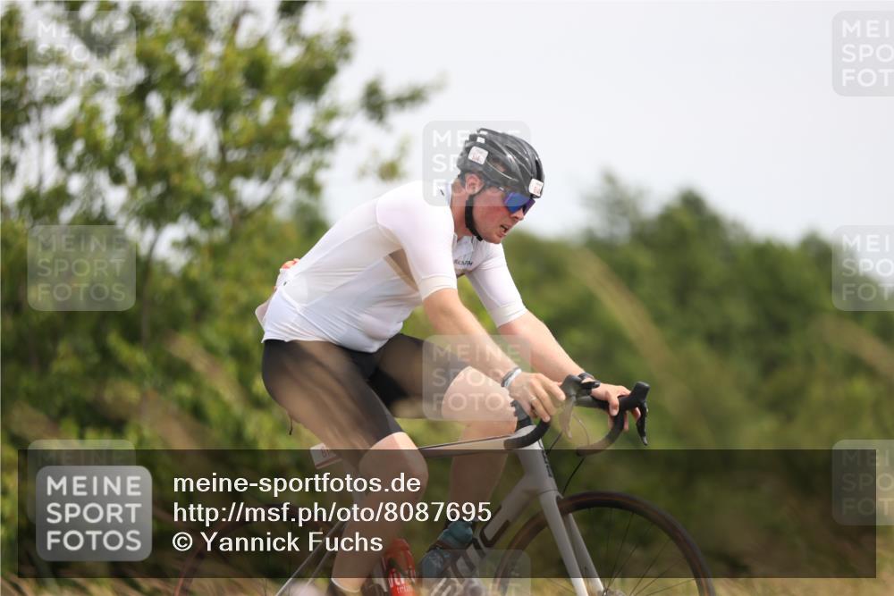22.06.2025 - Viking Triathlon Yannick Fuchs http://msf.ph/oto/8087695 22.06.2025 13:10:10 Radfahren 25, 181, 614 meine-sportfotos.de