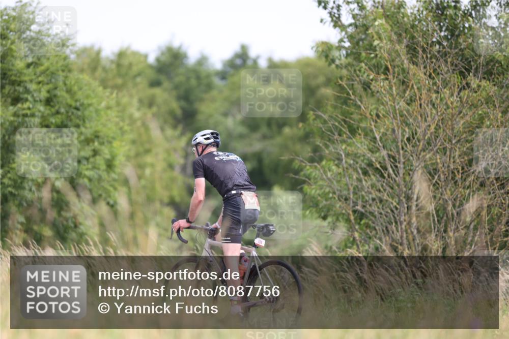 22.06.2025 - Viking Triathlon Yannick Fuchs http://msf.ph/oto/8087756 22.06.2025 13:10:58 Radfahren 154, 291, 318, 621 meine-sportfotos.de
