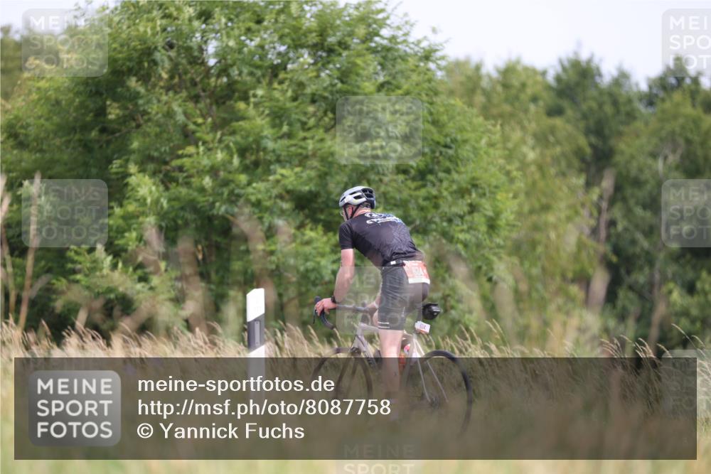 22.06.2025 - Viking Triathlon Yannick Fuchs http://msf.ph/oto/8087758 22.06.2025 13:10:58 Radfahren 154, 291, 318, 621 meine-sportfotos.de