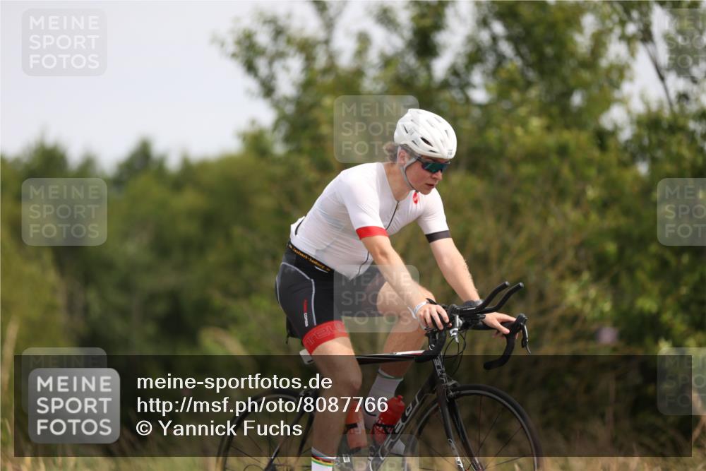 22.06.2025 - Viking Triathlon Yannick Fuchs http://msf.ph/oto/8087766 22.06.2025 13:11:03 Radfahren 154, 291, 318 meine-sportfotos.de