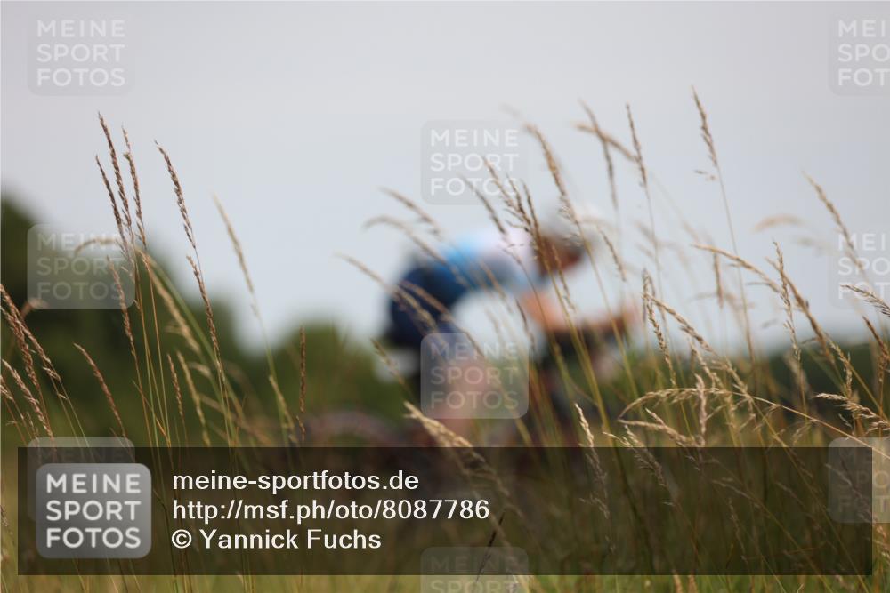 22.06.2025 - Viking Triathlon Yannick Fuchs http://msf.ph/oto/8087786 22.06.2025 13:11:07 Radfahren 154, 291, 318, 327 meine-sportfotos.de