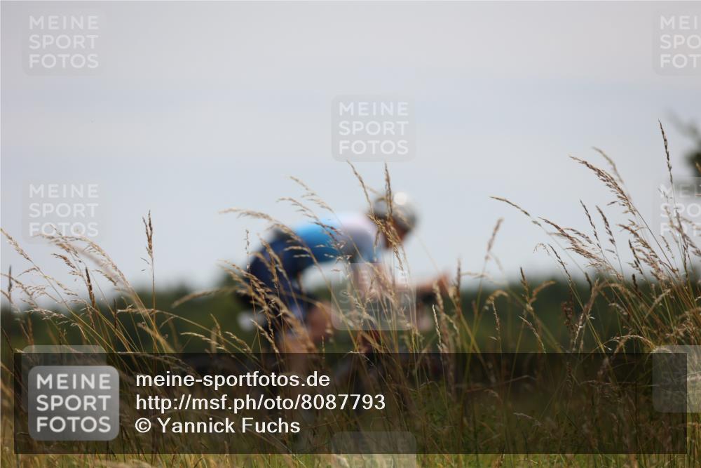 22.06.2025 - Viking Triathlon Yannick Fuchs http://msf.ph/oto/8087793 22.06.2025 13:11:08 Radfahren 154, 291, 318, 327 meine-sportfotos.de