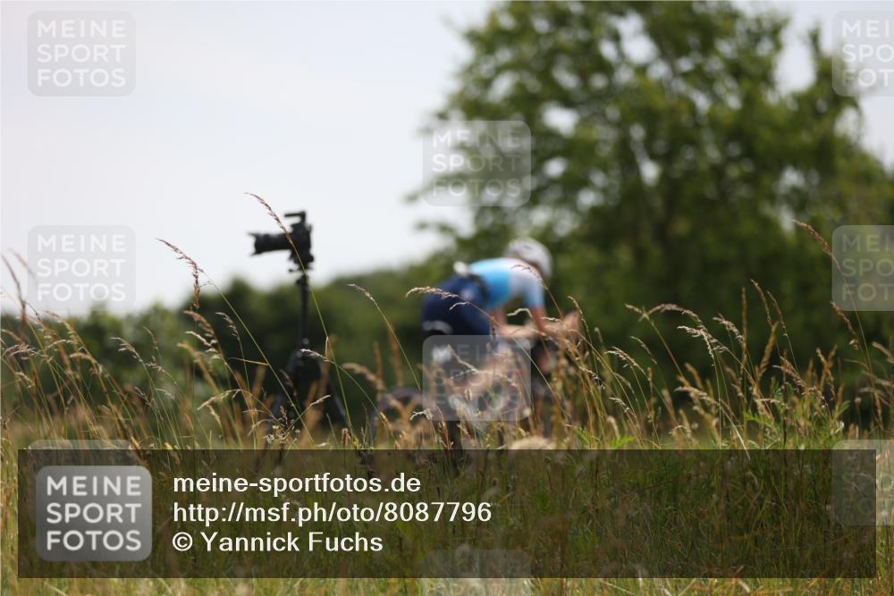22.06.2025 - Viking Triathlon Yannick Fuchs http://msf.ph/oto/8087796 22.06.2025 13:11:09 Radfahren 154, 291, 318, 327 meine-sportfotos.de