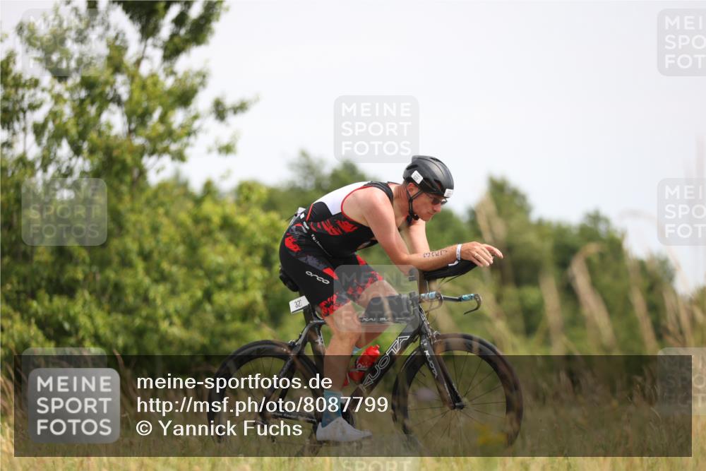 22.06.2025 - Viking Triathlon Yannick Fuchs http://msf.ph/oto/8087799 22.06.2025 13:11:16 Radfahren 327, 342, 626 meine-sportfotos.de