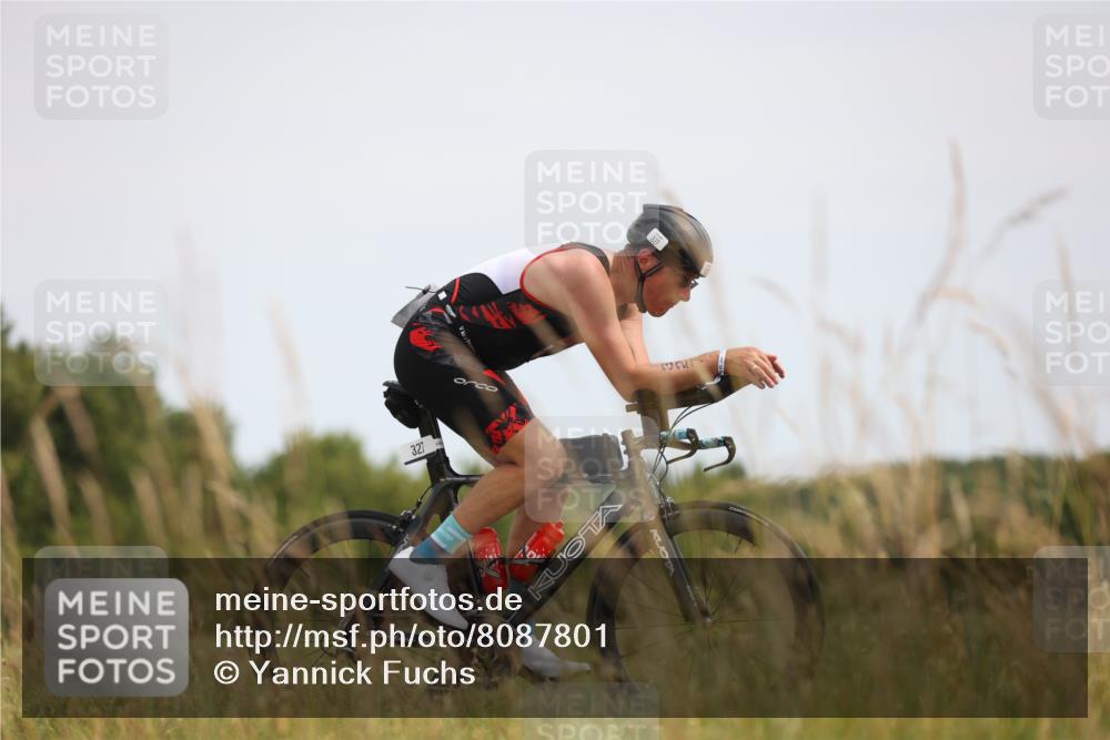 22.06.2025 - Viking Triathlon Yannick Fuchs http://msf.ph/oto/8087801 22.06.2025 13:11:16 Radfahren 327, 342, 626 meine-sportfotos.de