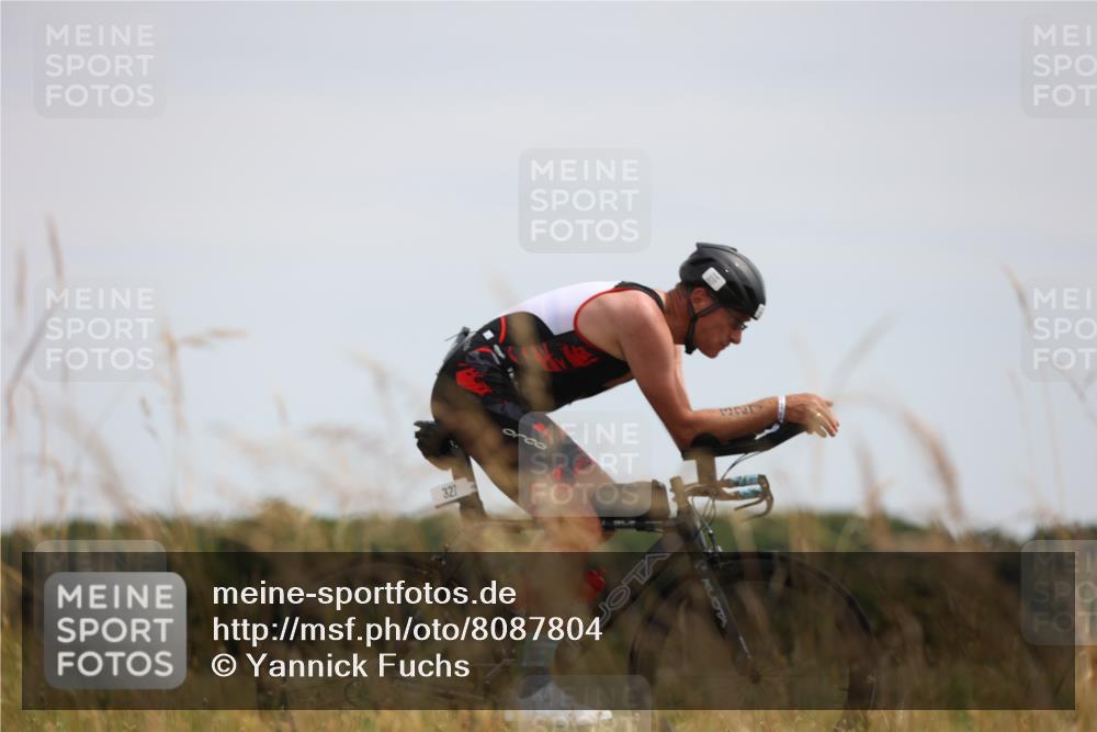 22.06.2025 - Viking Triathlon Yannick Fuchs http://msf.ph/oto/8087804 22.06.2025 13:11:16 Radfahren 327, 342, 626 meine-sportfotos.de