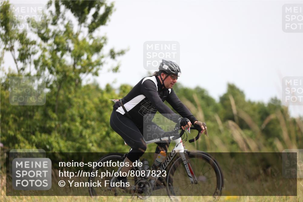 22.06.2025 - Viking Triathlon Yannick Fuchs http://msf.ph/oto/8087823 22.06.2025 13:11:23 Radfahren 328, 342, 626 meine-sportfotos.de
