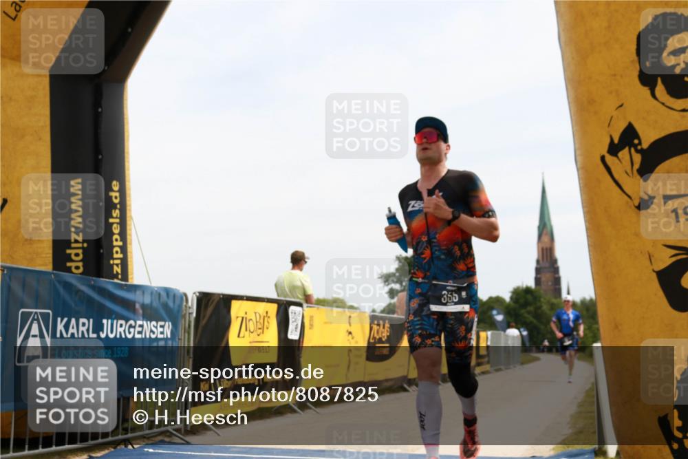 22.06.2025 - Viking Triathlon H.Heesch http://msf.ph/oto/8087825 22.06.2025 12:57:20 Laufen 352, 355 meine-sportfotos.de