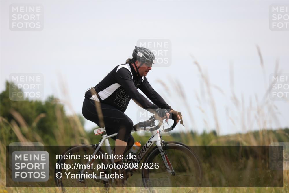 22.06.2025 - Viking Triathlon Yannick Fuchs http://msf.ph/oto/8087826 22.06.2025 13:11:23 Radfahren 328, 342, 626 meine-sportfotos.de