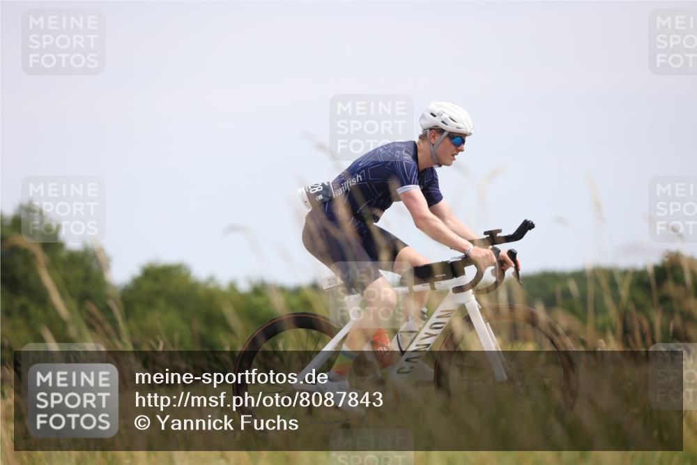 22.06.2025 - Viking Triathlon Yannick Fuchs http://msf.ph/oto/8087843 22.06.2025 13:11:31 Radfahren 328, 336 meine-sportfotos.de