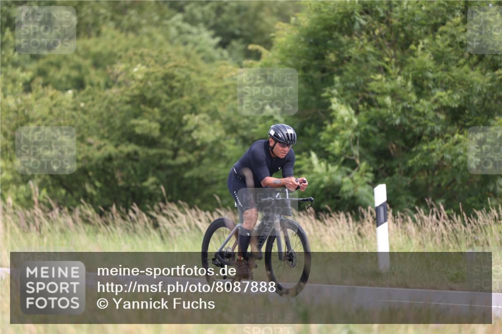 22.06.2025 - Viking Triathlon Yannick Fuchs http://msf.ph/oto/8087888 22.06.2025 13:12:28 Radfahren 83, 493 meine-sportfotos.de