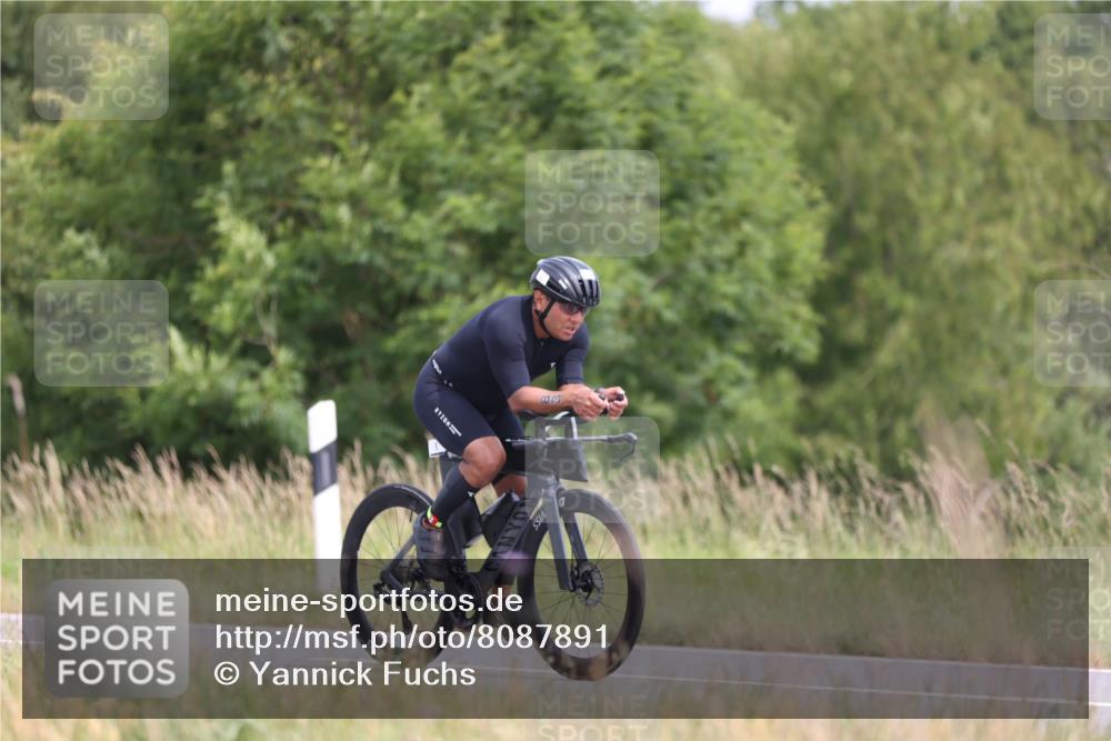 22.06.2025 - Viking Triathlon Yannick Fuchs http://msf.ph/oto/8087891 22.06.2025 13:12:29 Radfahren 83, 493 meine-sportfotos.de