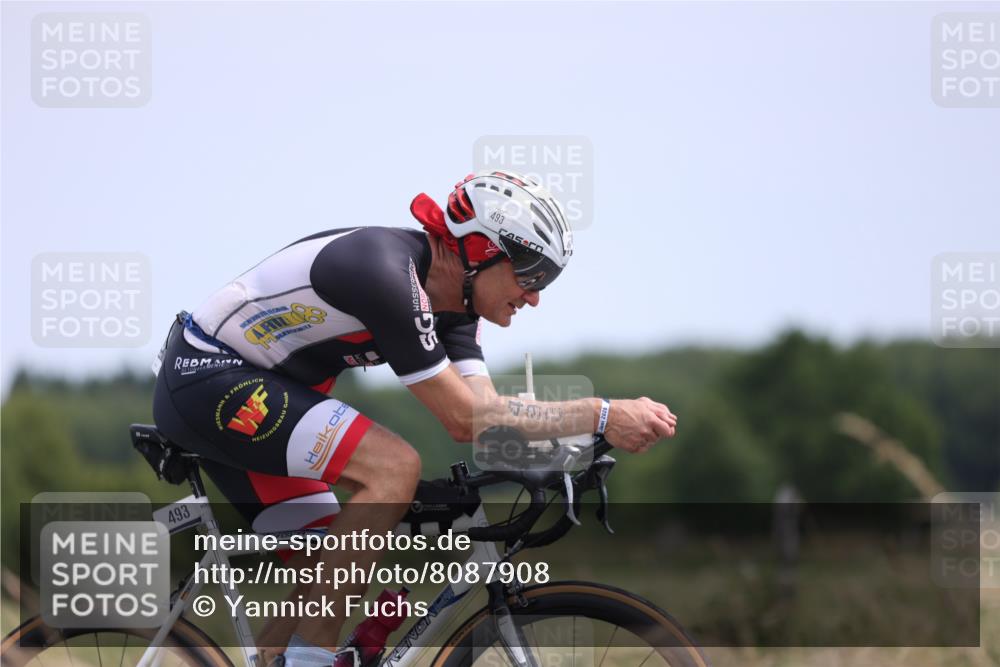 22.06.2025 - Viking Triathlon Yannick Fuchs http://msf.ph/oto/8087908 22.06.2025 13:12:31 Radfahren 83, 493 meine-sportfotos.de