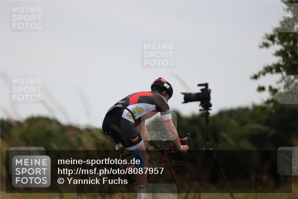 22.06.2025 - Viking Triathlon Yannick Fuchs http://msf.ph/oto/8087957 22.06.2025 13:12:58 Radfahren 190, 199, 303, 607 meine-sportfotos.de