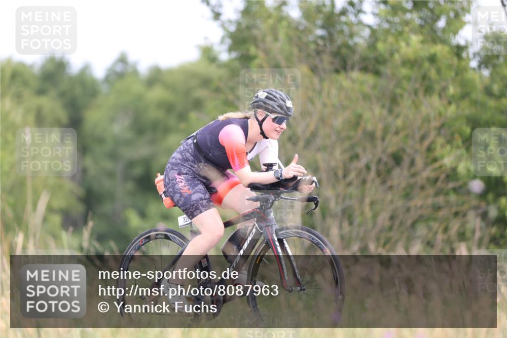 22.06.2025 - Viking Triathlon Yannick Fuchs http://msf.ph/oto/8087963 22.06.2025 13:13:14 Radfahren 64, 320 meine-sportfotos.de