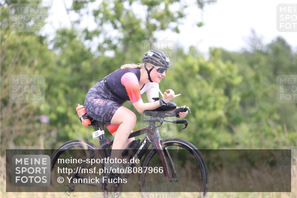 22.06.2025 - Viking Triathlon Yannick Fuchs http://msf.ph/oto/8087966 22.06.2025 13:13:14 Radfahren 64, 320 meine-sportfotos.de