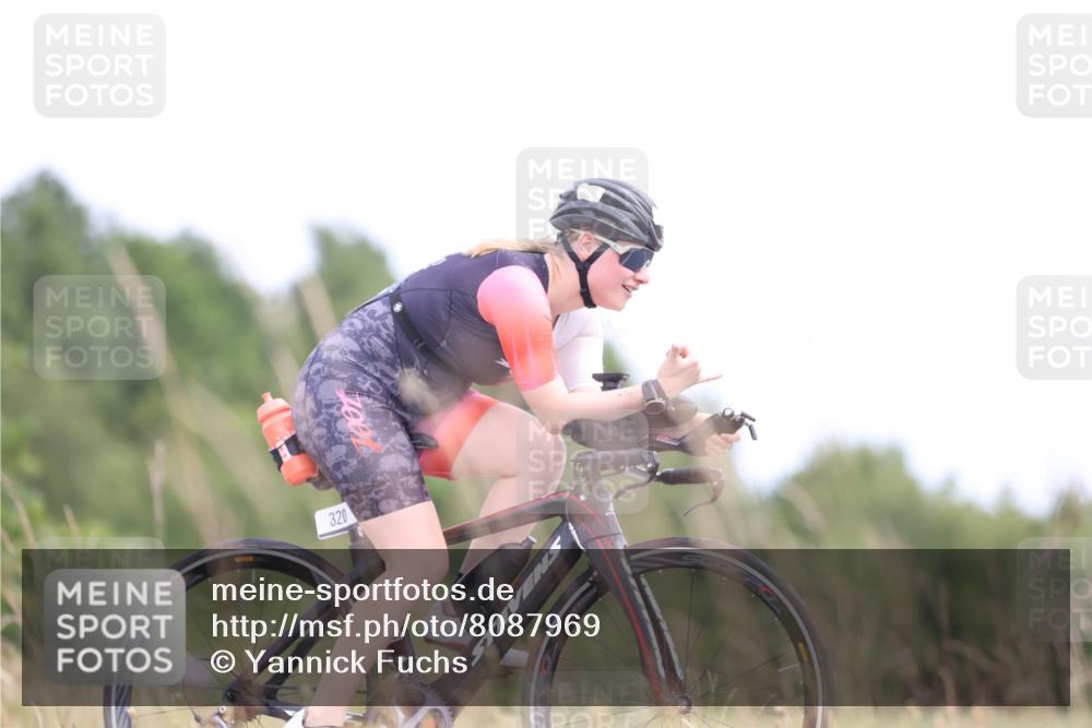 22.06.2025 - Viking Triathlon Yannick Fuchs http://msf.ph/oto/8087969 22.06.2025 13:13:15 Radfahren 64, 186, 320 meine-sportfotos.de