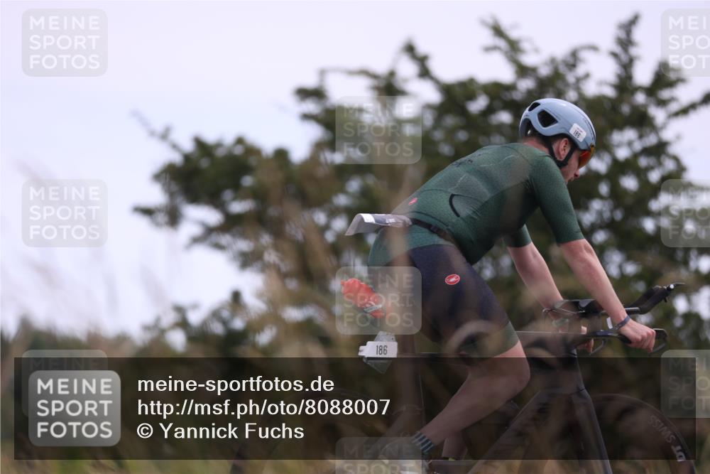 22.06.2025 - Viking Triathlon Yannick Fuchs http://msf.ph/oto/8088007 22.06.2025 13:13:25 Radfahren 64, 186, 251, 353, 480 meine-sportfotos.de