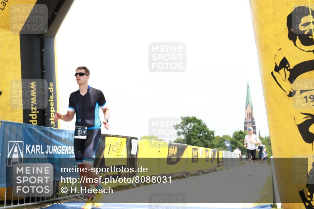 22.06.2025 - Viking Triathlon H.Heesch http://msf.ph/oto/8088031 22.06.2025 13:11:03 Laufen 63, 351, 455 meine-sportfotos.de