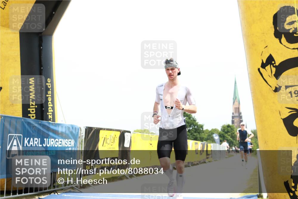 22.06.2025 - Viking Triathlon H.Heesch http://msf.ph/oto/8088034 22.06.2025 13:11:06 Laufen 42, 351, 455 meine-sportfotos.de