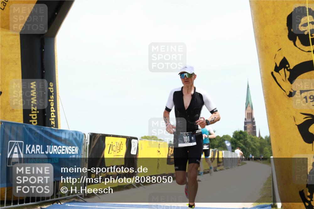 22.06.2025 - Viking Triathlon H.Heesch http://msf.ph/oto/8088050 22.06.2025 13:11:31 Laufen 101, 390, 395 meine-sportfotos.de