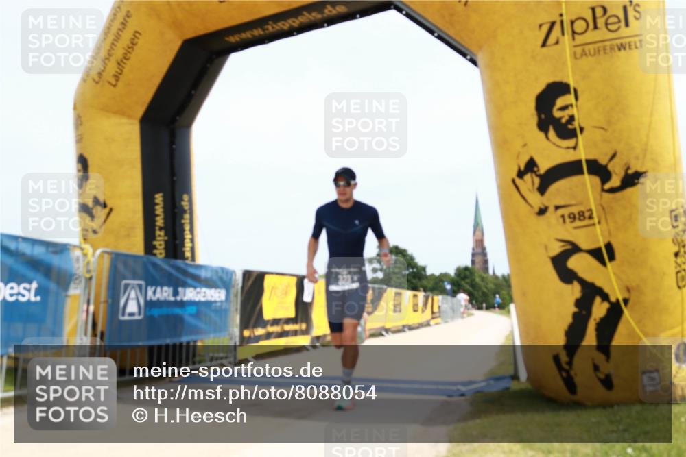 22.06.2025 - Viking Triathlon H.Heesch http://msf.ph/oto/8088054 22.06.2025 13:11:47 Laufen 323 meine-sportfotos.de