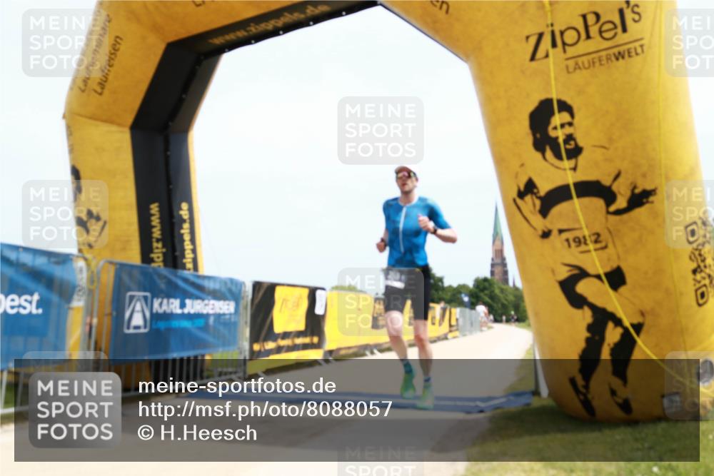 22.06.2025 - Viking Triathlon H.Heesch http://msf.ph/oto/8088057 22.06.2025 13:12:03 Laufen 350 meine-sportfotos.de