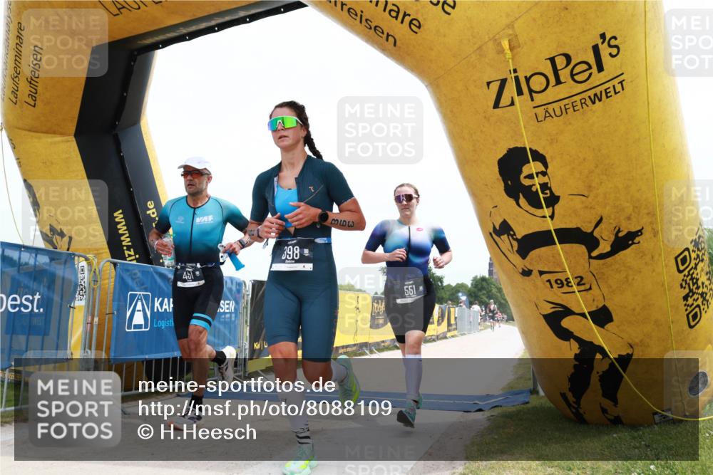 22.06.2025 - Viking Triathlon H.Heesch http://msf.ph/oto/8088109 22.06.2025 13:13:22 Laufen 233, 300, 398, 451, 551 meine-sportfotos.de