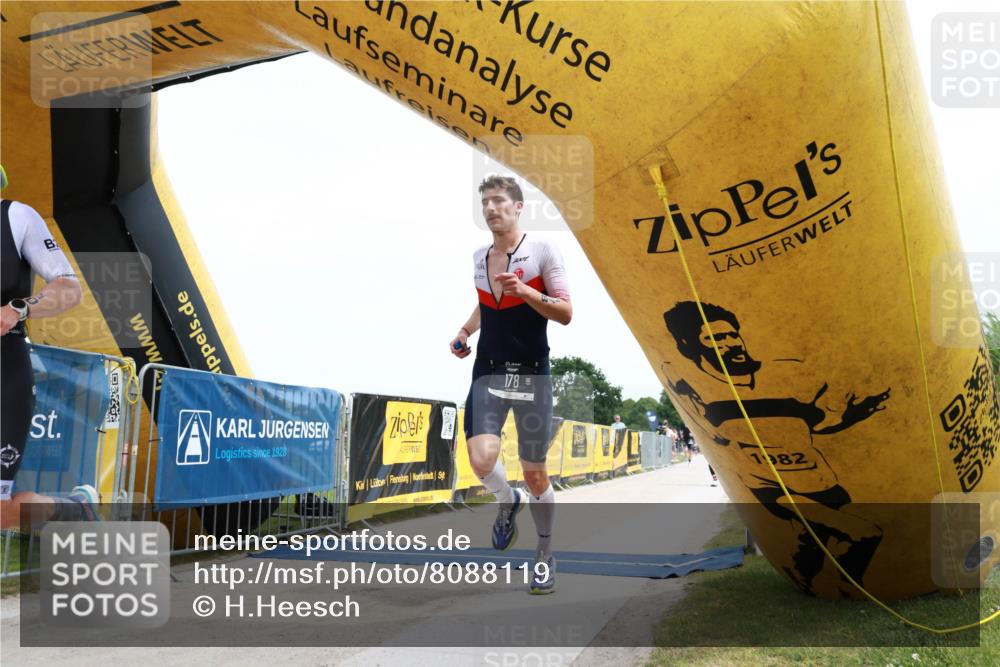 22.06.2025 - Viking Triathlon H.Heesch http://msf.ph/oto/8088119 22.06.2025 13:13:32 Laufen 100, 178 meine-sportfotos.de