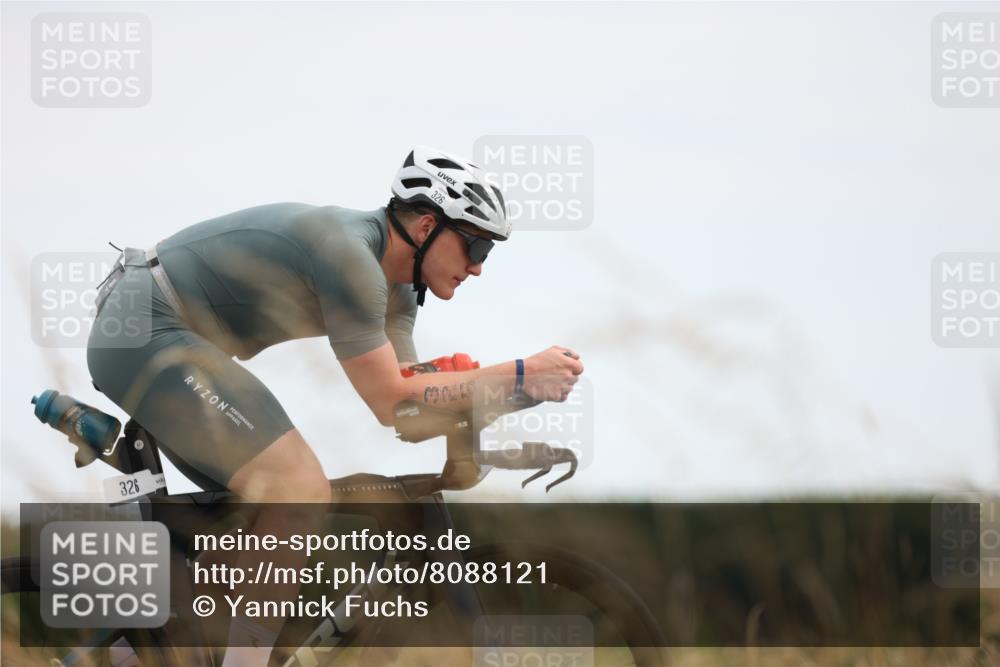 22.06.2025 - Viking Triathlon Yannick Fuchs http://msf.ph/oto/8088121 22.06.2025 13:13:55 Radfahren 223, 326, 465 meine-sportfotos.de
