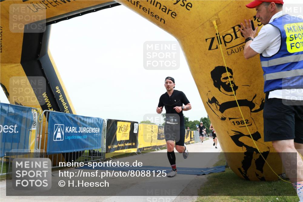 22.06.2025 - Viking Triathlon H.Heesch http://msf.ph/oto/8088125 22.06.2025 13:13:36 Laufen 38, 100, 178, 642 meine-sportfotos.de