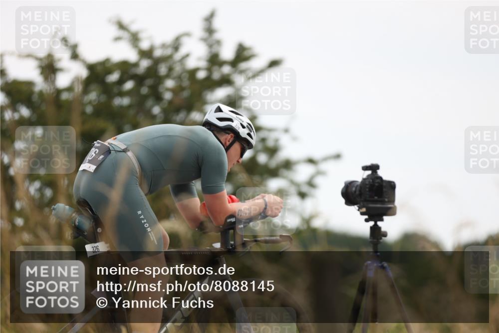 22.06.2025 - Viking Triathlon Yannick Fuchs http://msf.ph/oto/8088145 22.06.2025 13:13:56 Radfahren 223, 326 meine-sportfotos.de