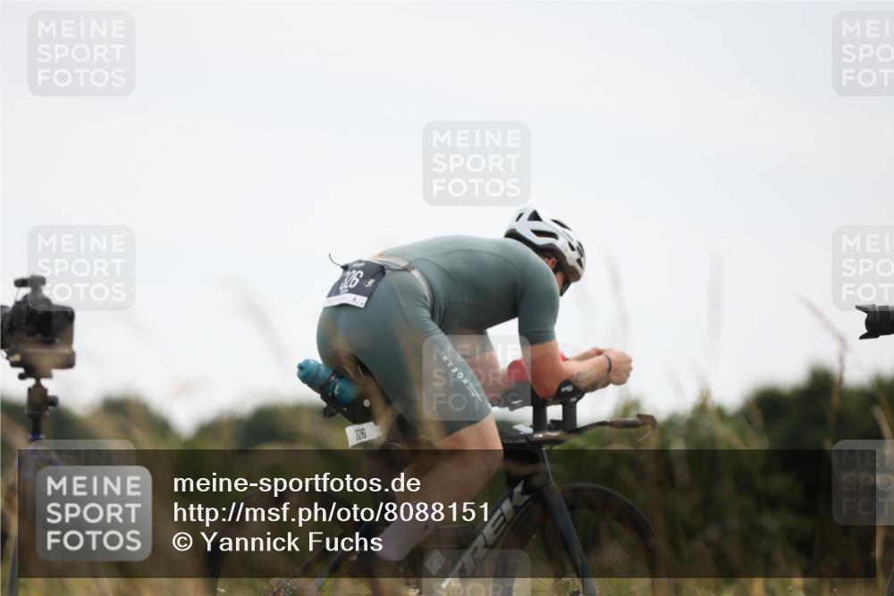 22.06.2025 - Viking Triathlon Yannick Fuchs http://msf.ph/oto/8088151 22.06.2025 13:13:56 Radfahren 223, 326 meine-sportfotos.de