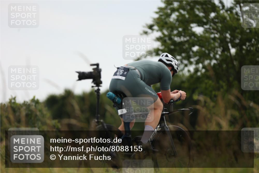 22.06.2025 - Viking Triathlon Yannick Fuchs http://msf.ph/oto/8088155 22.06.2025 13:13:57 Radfahren 223, 326 meine-sportfotos.de