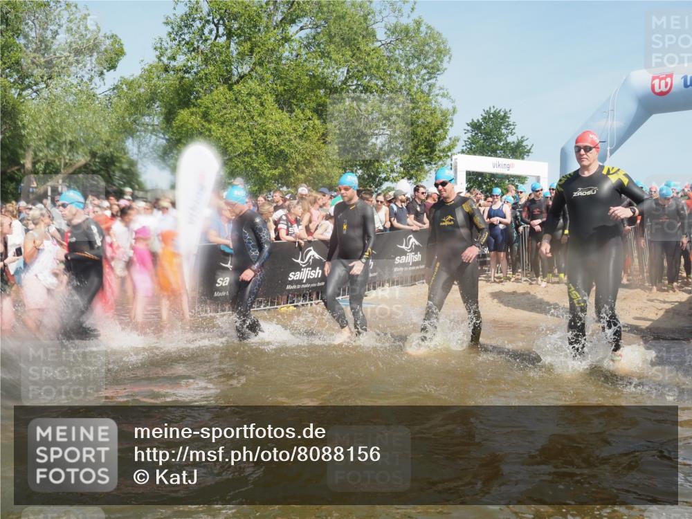 22.06.2025 - Viking Triathlon KatJ http://msf.ph/oto/8088156 22.06.2025 10:08:14 Schwimmen 37, 51, 106, 116, 133, 140, 206, 222, 225, 268, 364, 378, 403, 406, 410, 422, 466, 480, 543, 638 meine-sportfotos.de