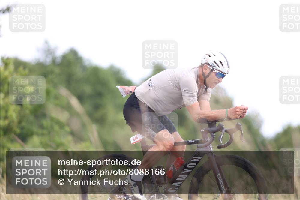 22.06.2025 - Viking Triathlon Yannick Fuchs http://msf.ph/oto/8088166 22.06.2025 13:14:12 Radfahren 165, 644 meine-sportfotos.de