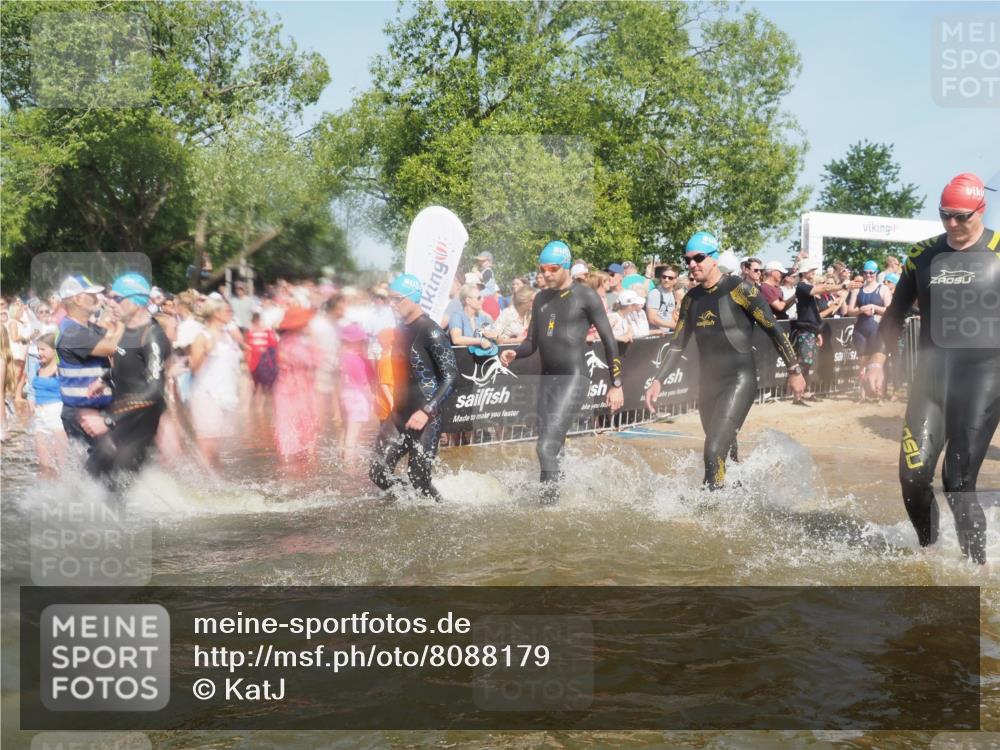 22.06.2025 - Viking Triathlon KatJ http://msf.ph/oto/8088179 22.06.2025 10:08:14 Schwimmen 37, 51, 106, 116, 133, 140, 206, 222, 225, 268, 364, 378, 403, 406, 410, 422, 466, 480, 543, 638 meine-sportfotos.de