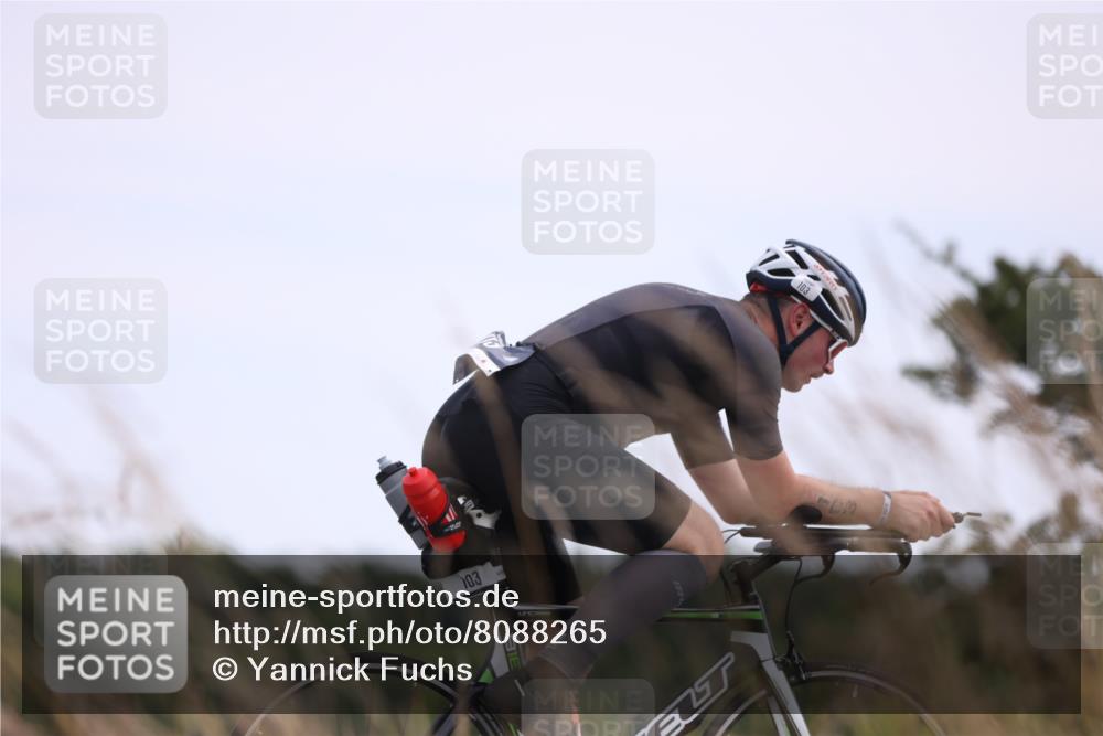 22.06.2025 - Viking Triathlon Yannick Fuchs http://msf.ph/oto/8088265 22.06.2025 13:14:46 Radfahren 103, 343 meine-sportfotos.de