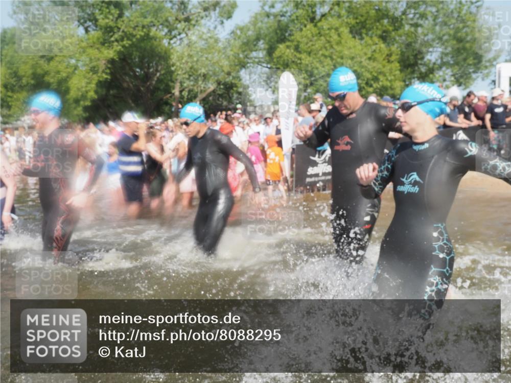 22.06.2025 - Viking Triathlon KatJ http://msf.ph/oto/8088295 22.06.2025 10:08:21 Schwimmen 37, 48, 69, 97, 133, 140, 222, 225, 364, 403, 406, 410, 499, 518, 638 meine-sportfotos.de